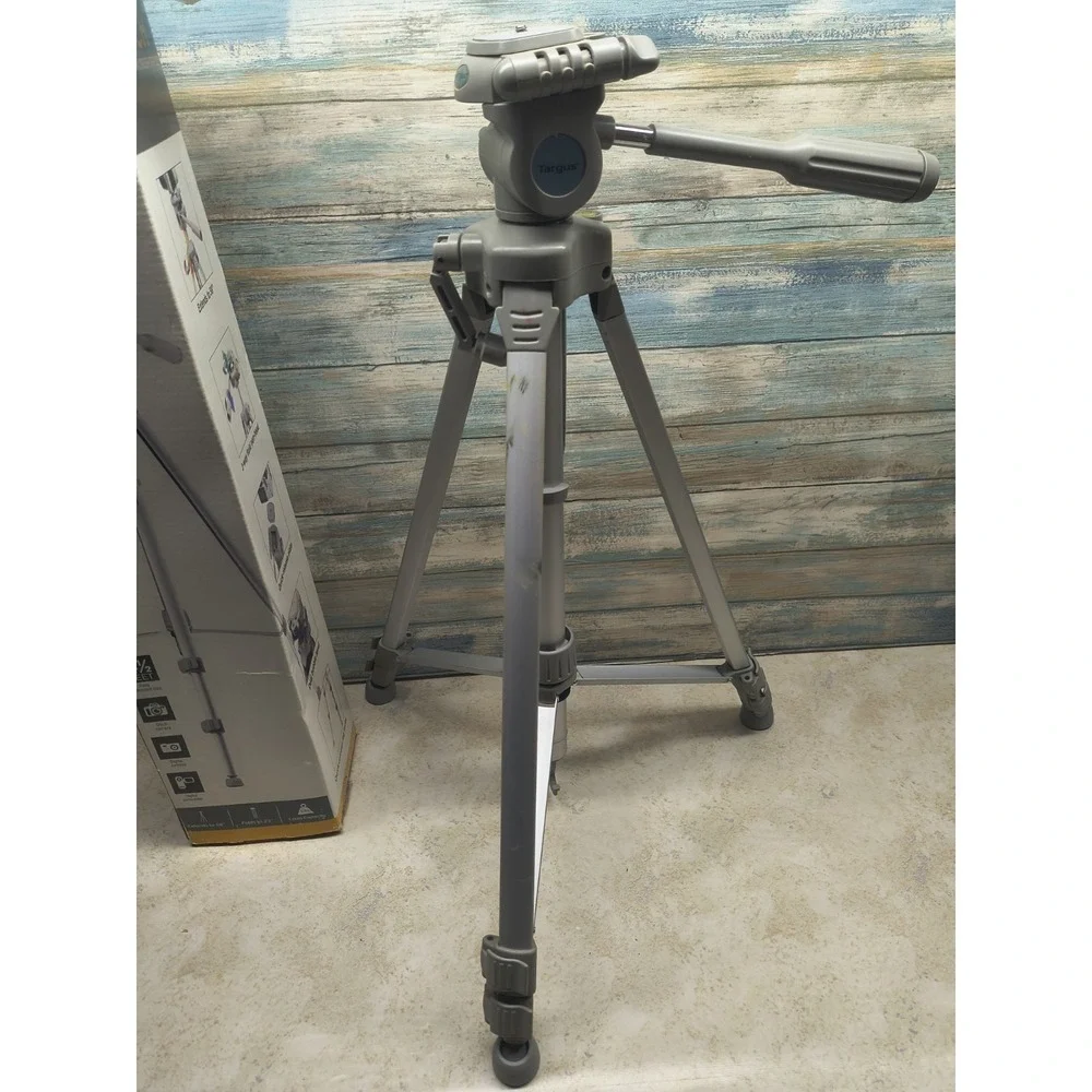 Targus‎ TGT-58TR Camera Camcorder Tripod,3-Way Fluid Pan Head, Bubble Level